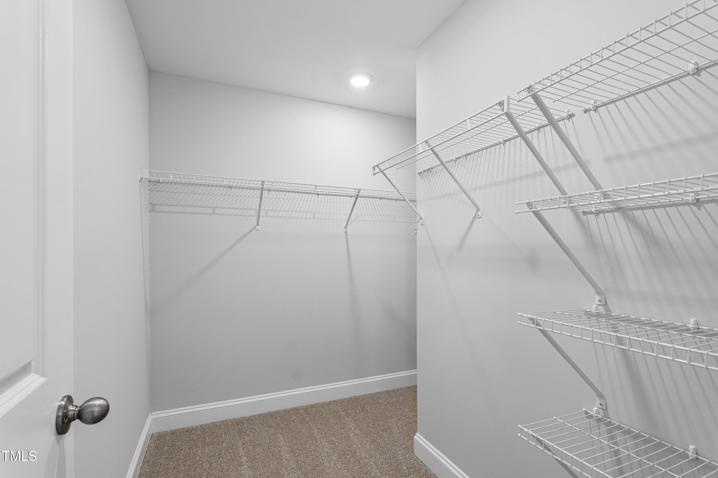 553 Eversden Drive Property Photo 17