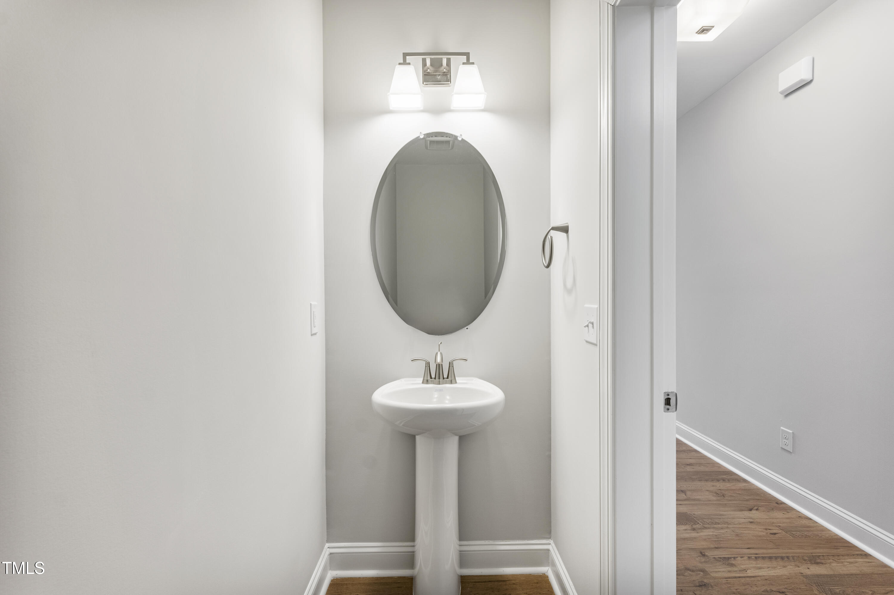 553 Eversden Drive Property Photo 18