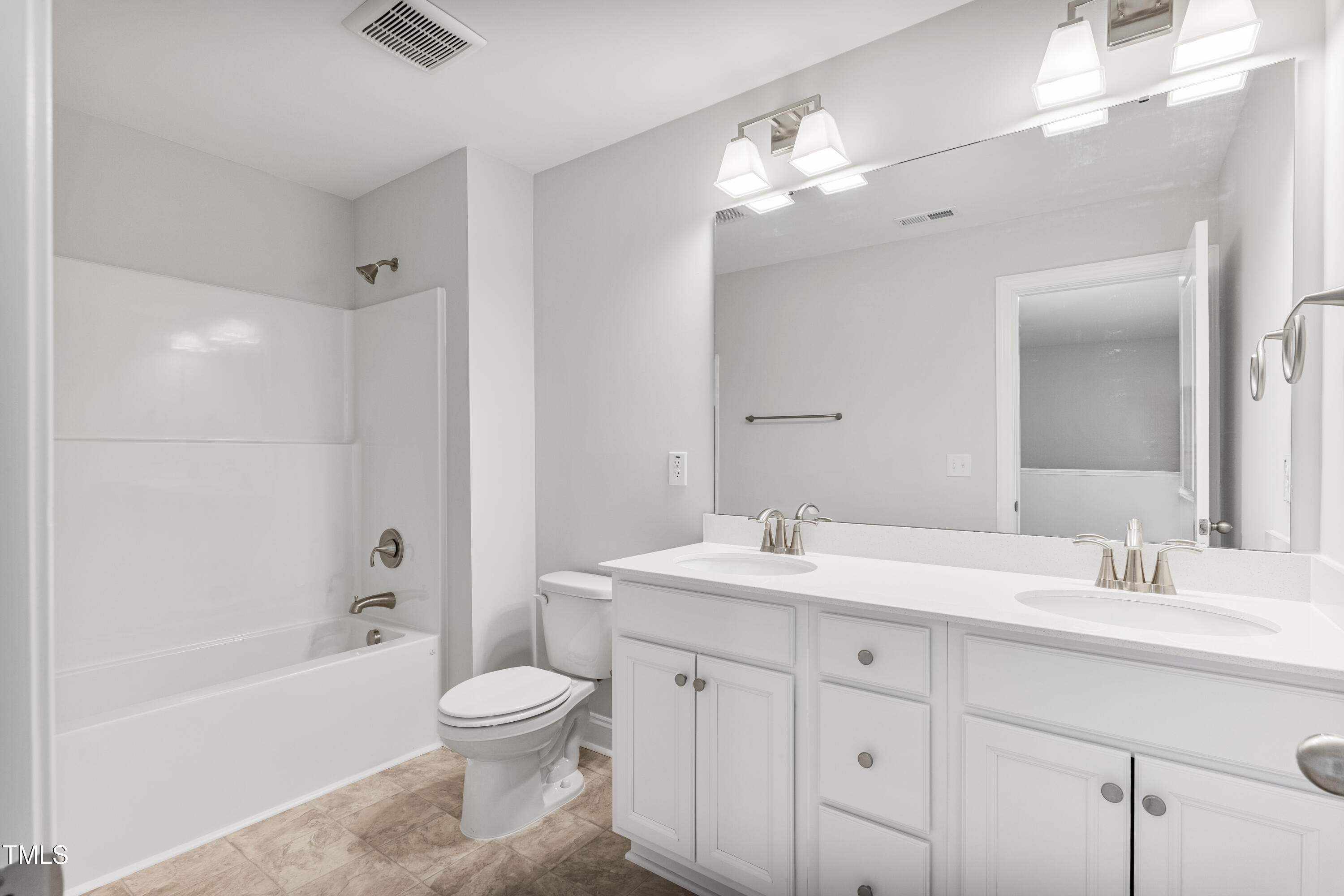 553 Eversden Drive Property Photo 22