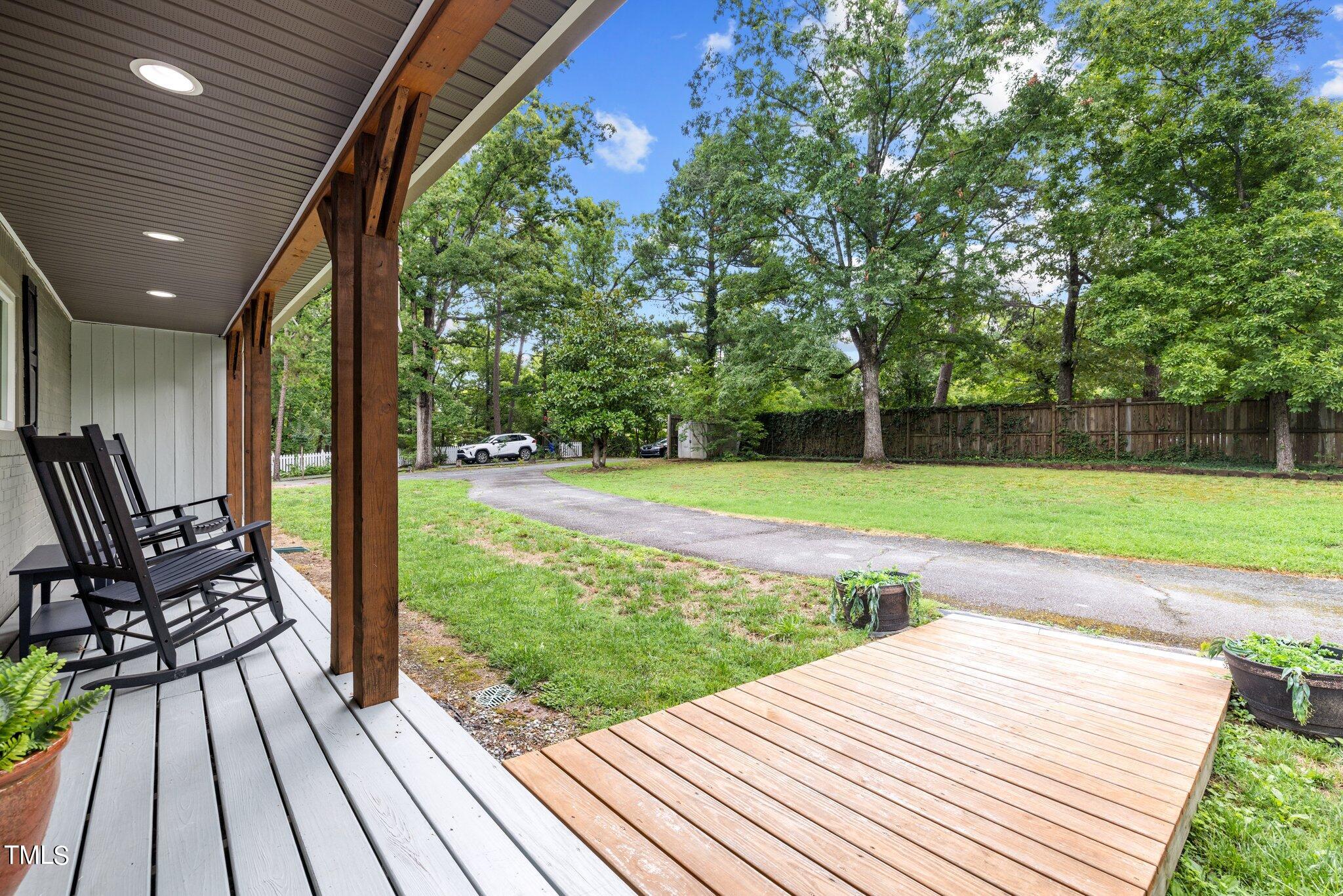 814 Christopher Road Property Photo 4