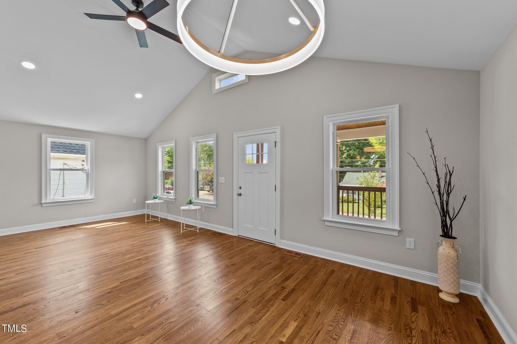 605 Quarry Street Property Photo 3
