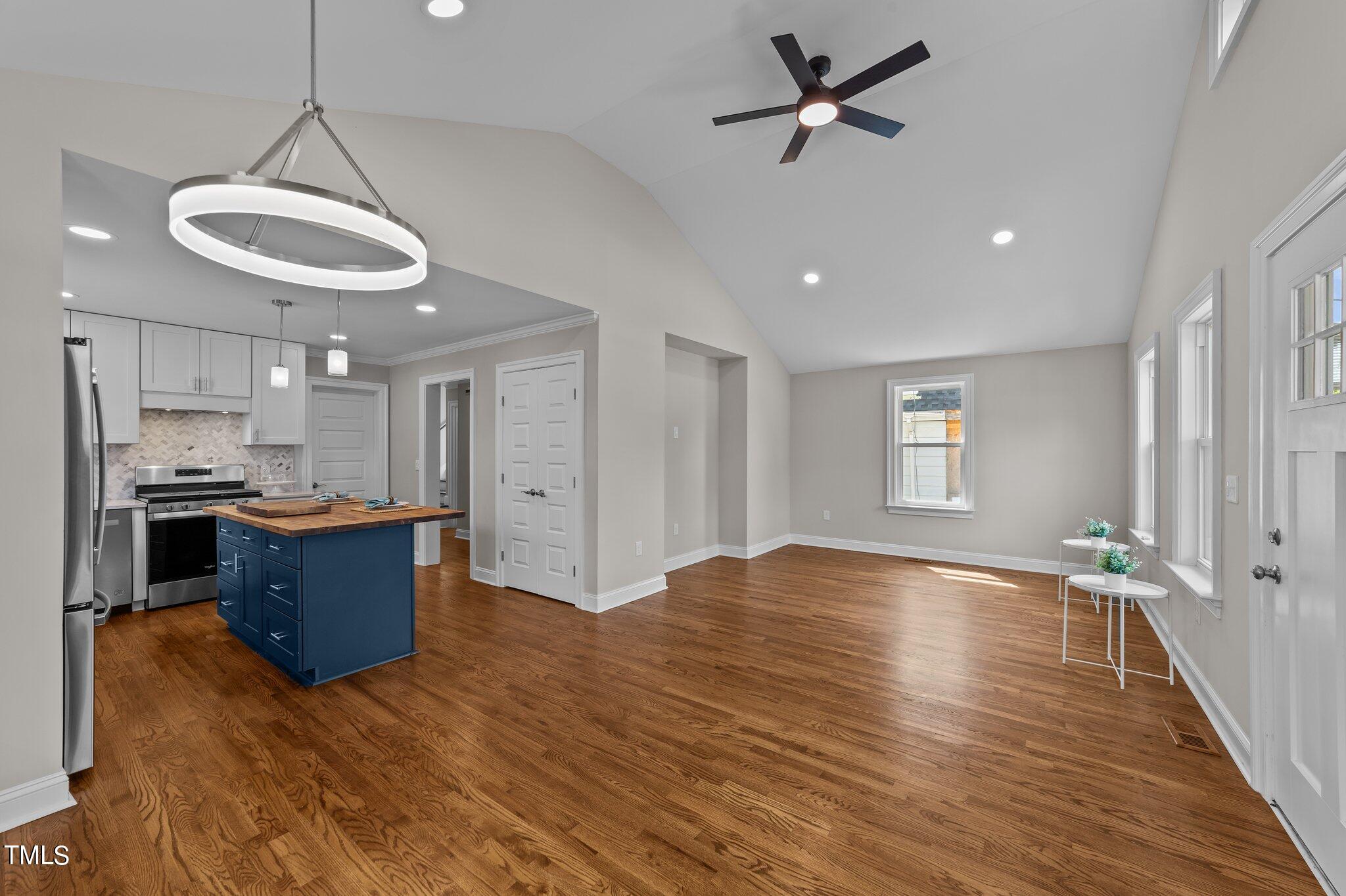 605 Quarry Street Property Photo 6