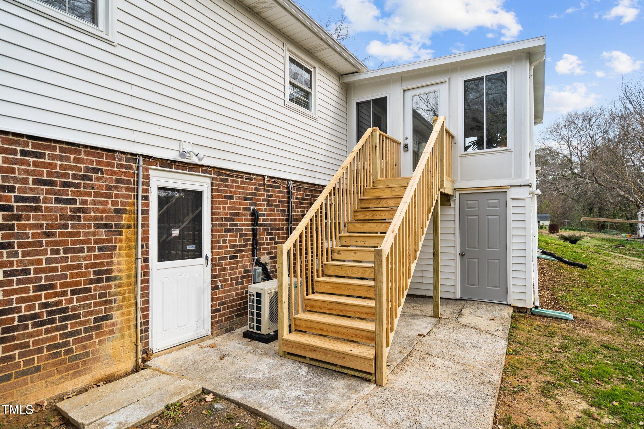 2504 Remington Road Property Photo 6