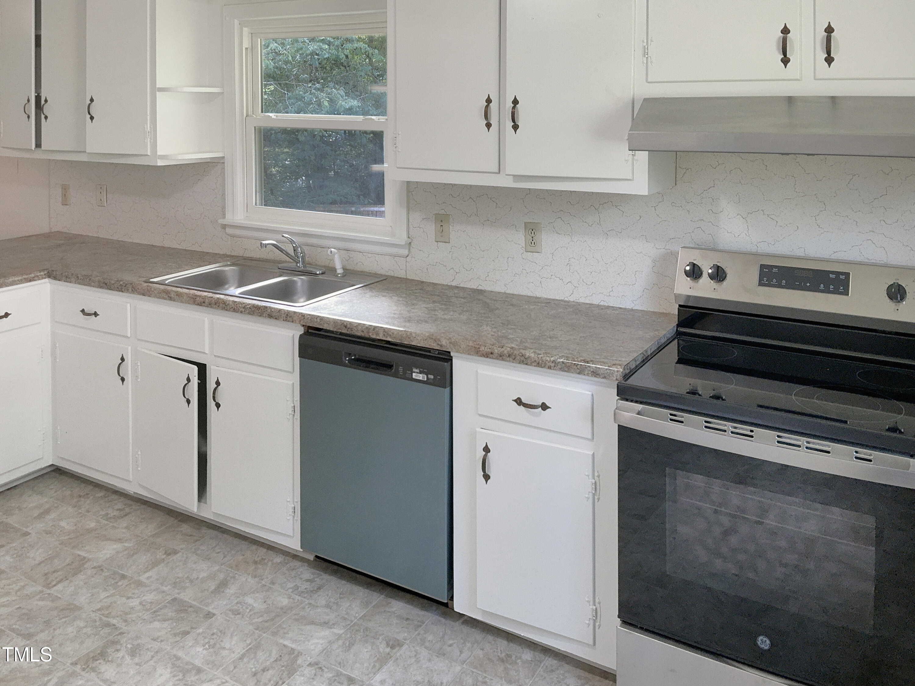 214 S Joyland Street Property Photo 6