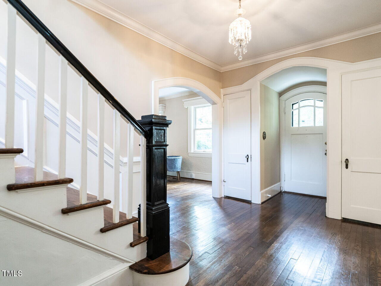 2501 Kenmore Drive Property Photo 4