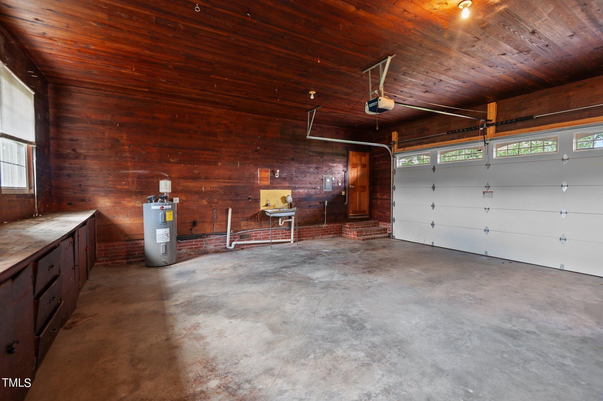 319 N Wilson Street Property Photo 4