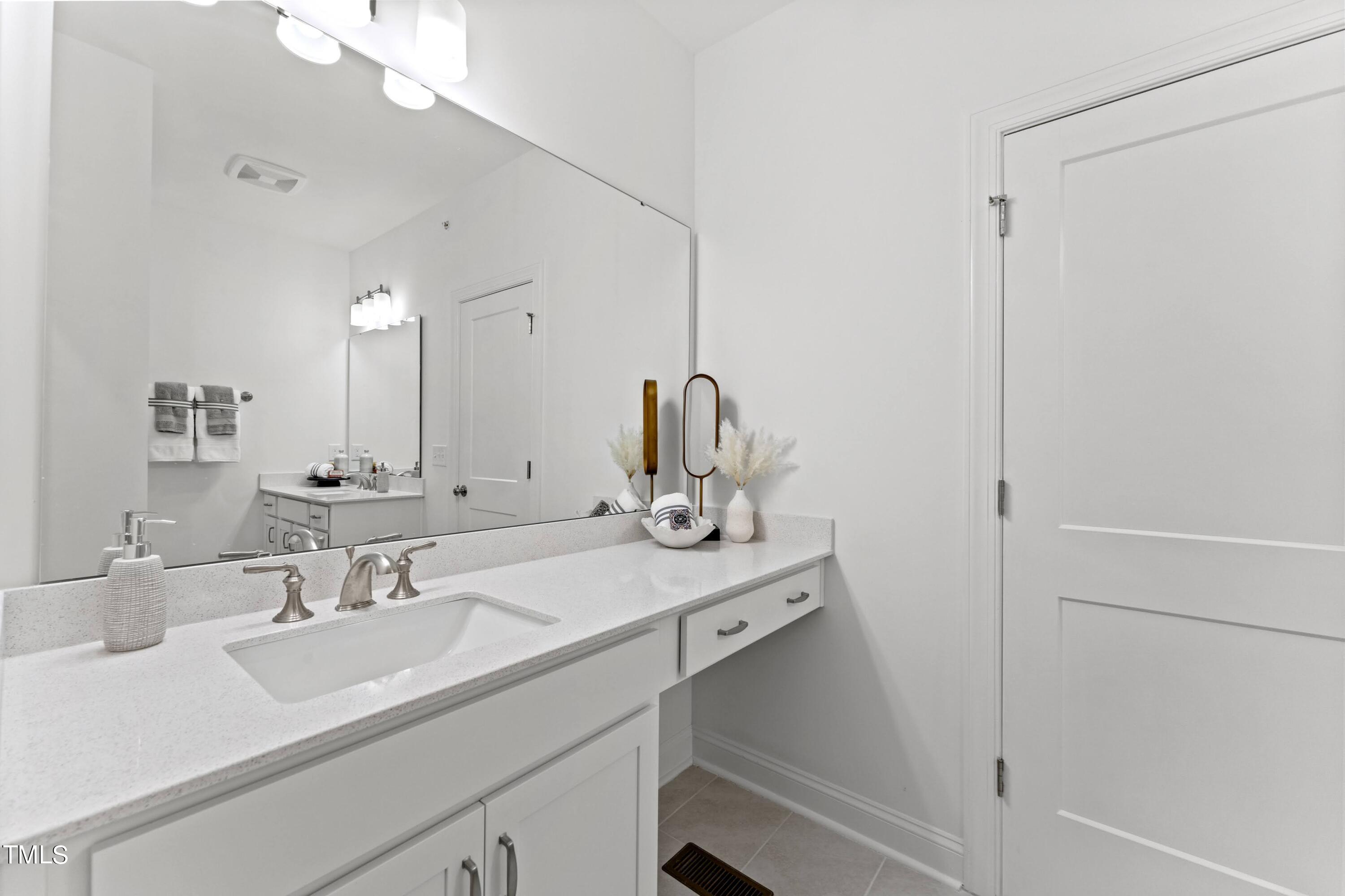 620 Market Grove Drive # 200 Property Photo 11