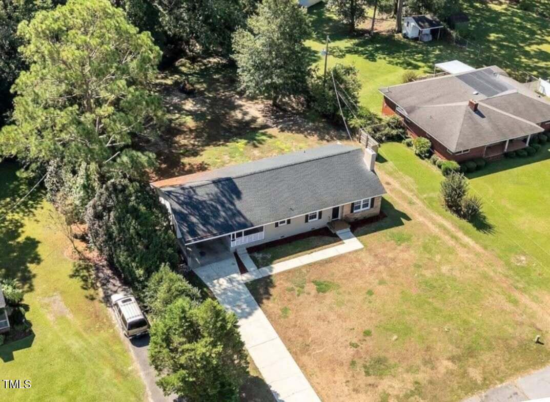 105 Circle Drive Property Photo