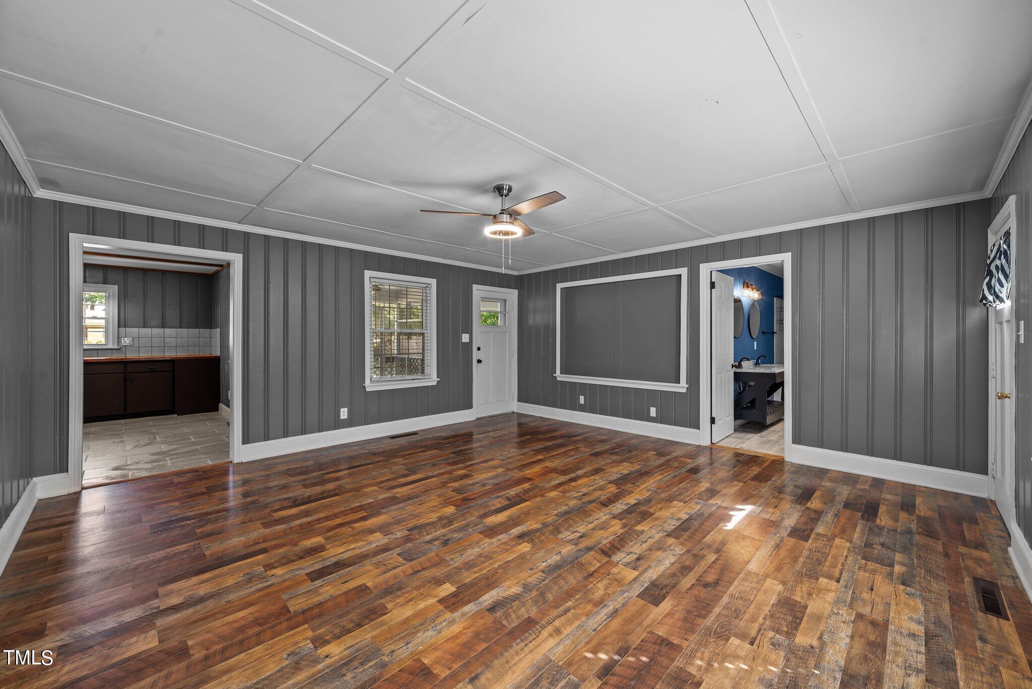 105 Circle Drive Property Photo 4