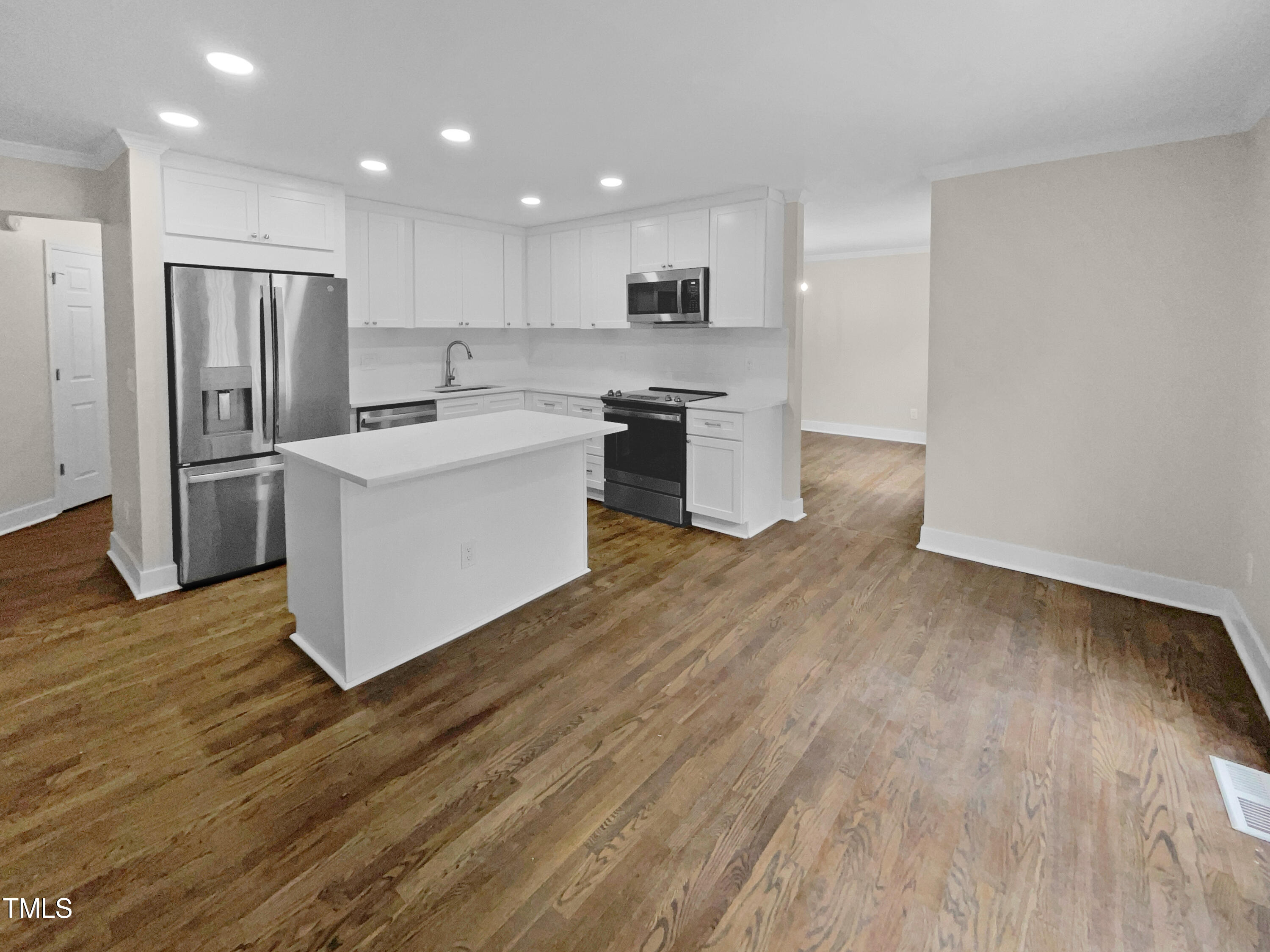 2200 Wild Apple Court Property Photo 2
