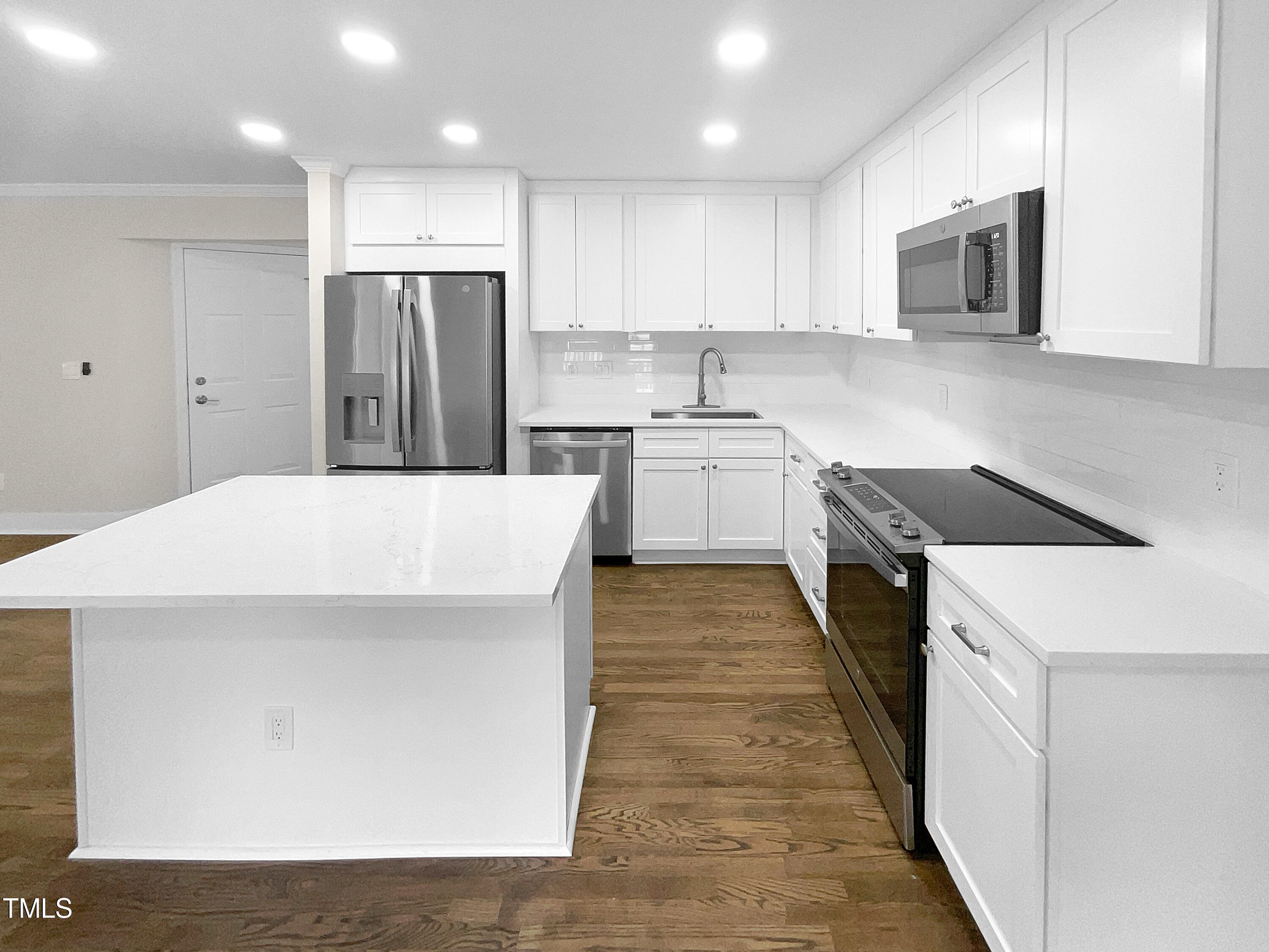 2200 Wild Apple Court Property Photo 11