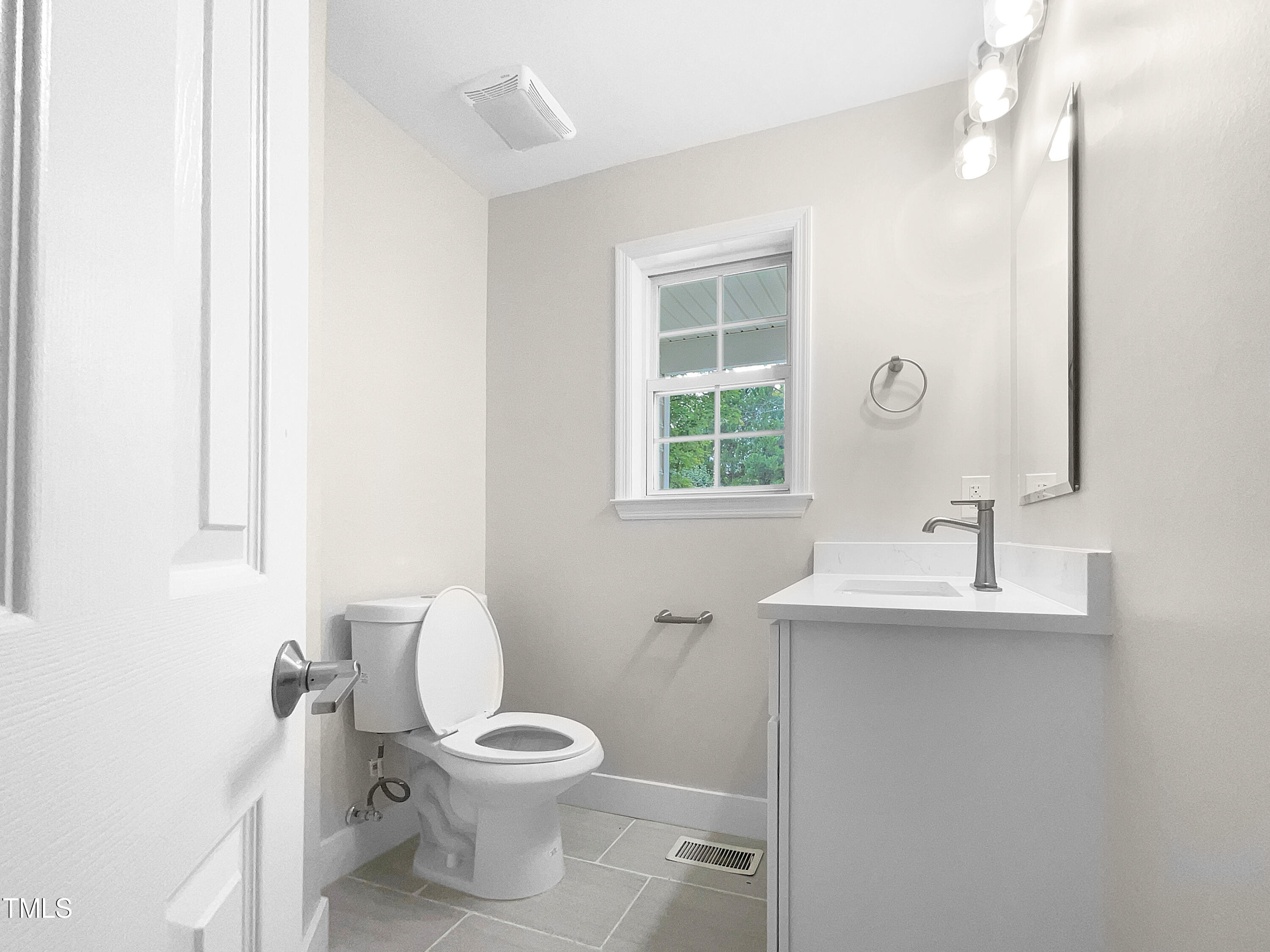 2200 Wild Apple Court Property Photo 12