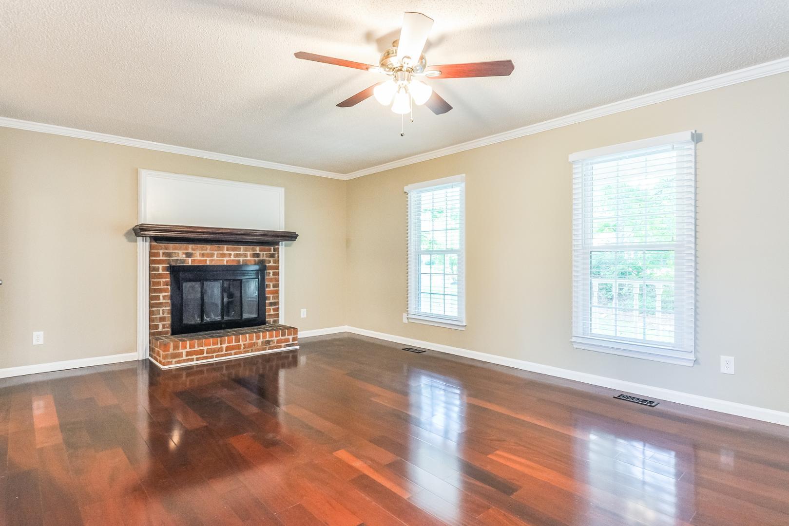 501 Hunters Ridge Drive Property Photo 3