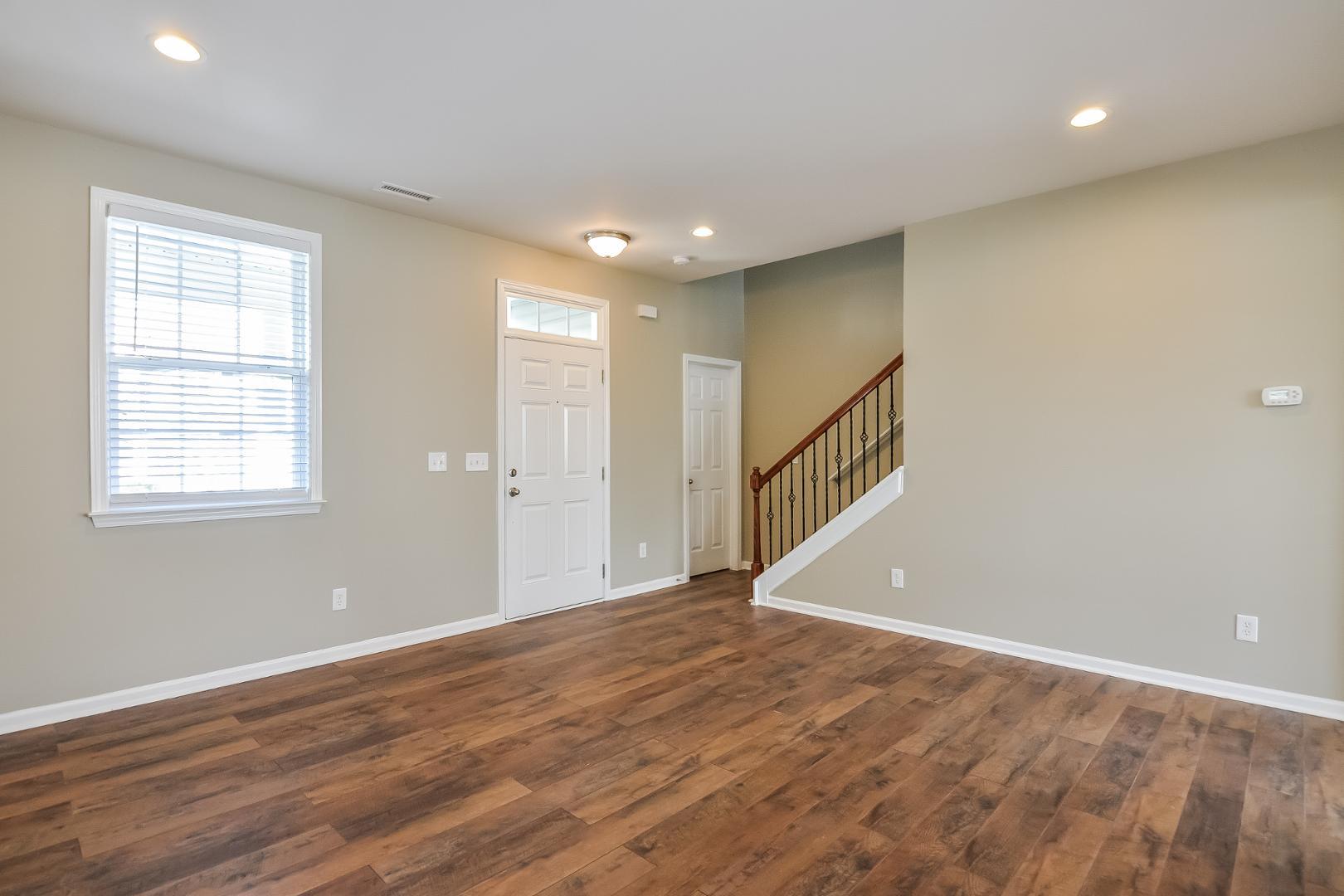 305 Edgecroft Way Property Photo 3