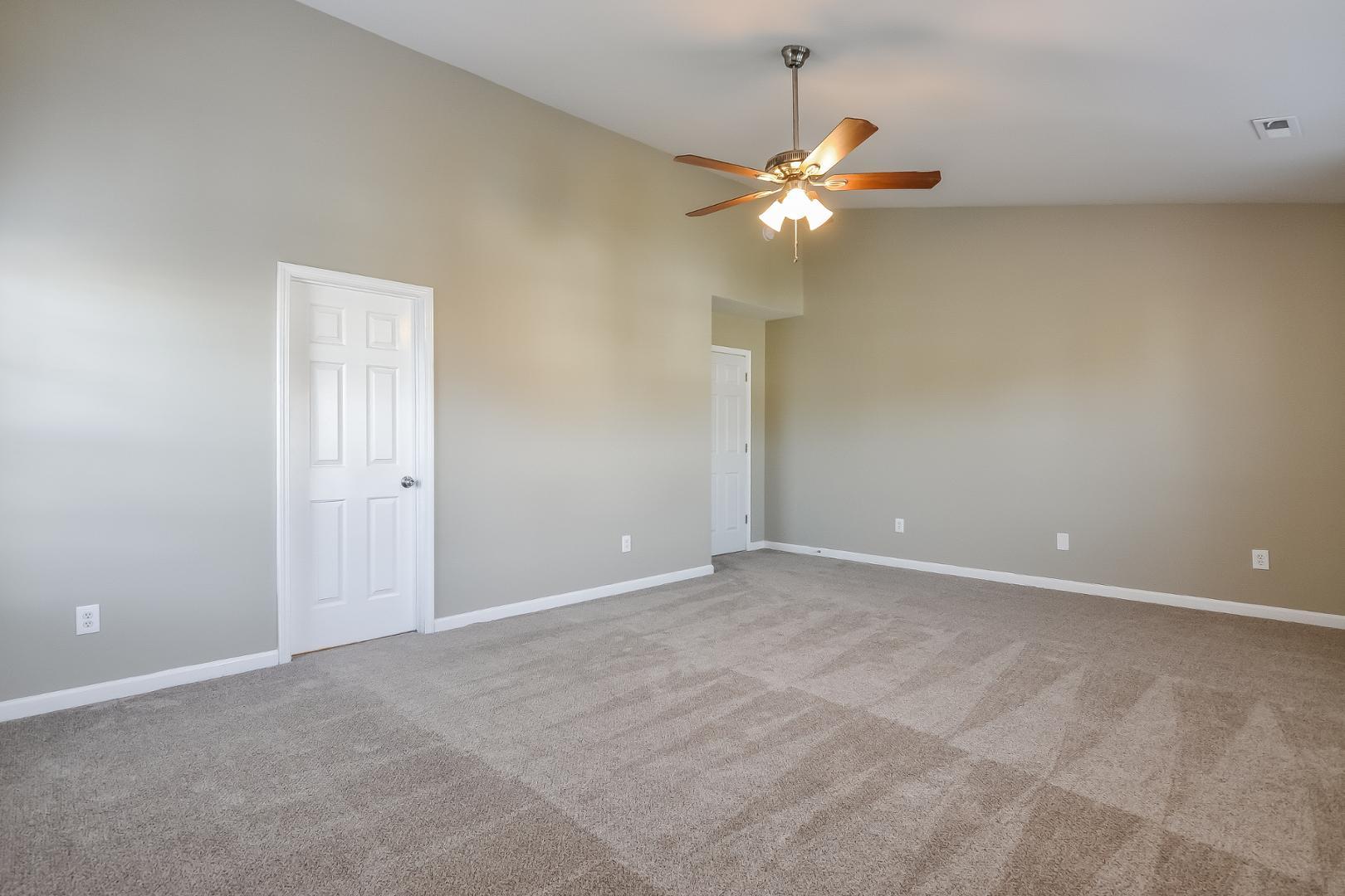 305 Edgecroft Way Property Photo 8