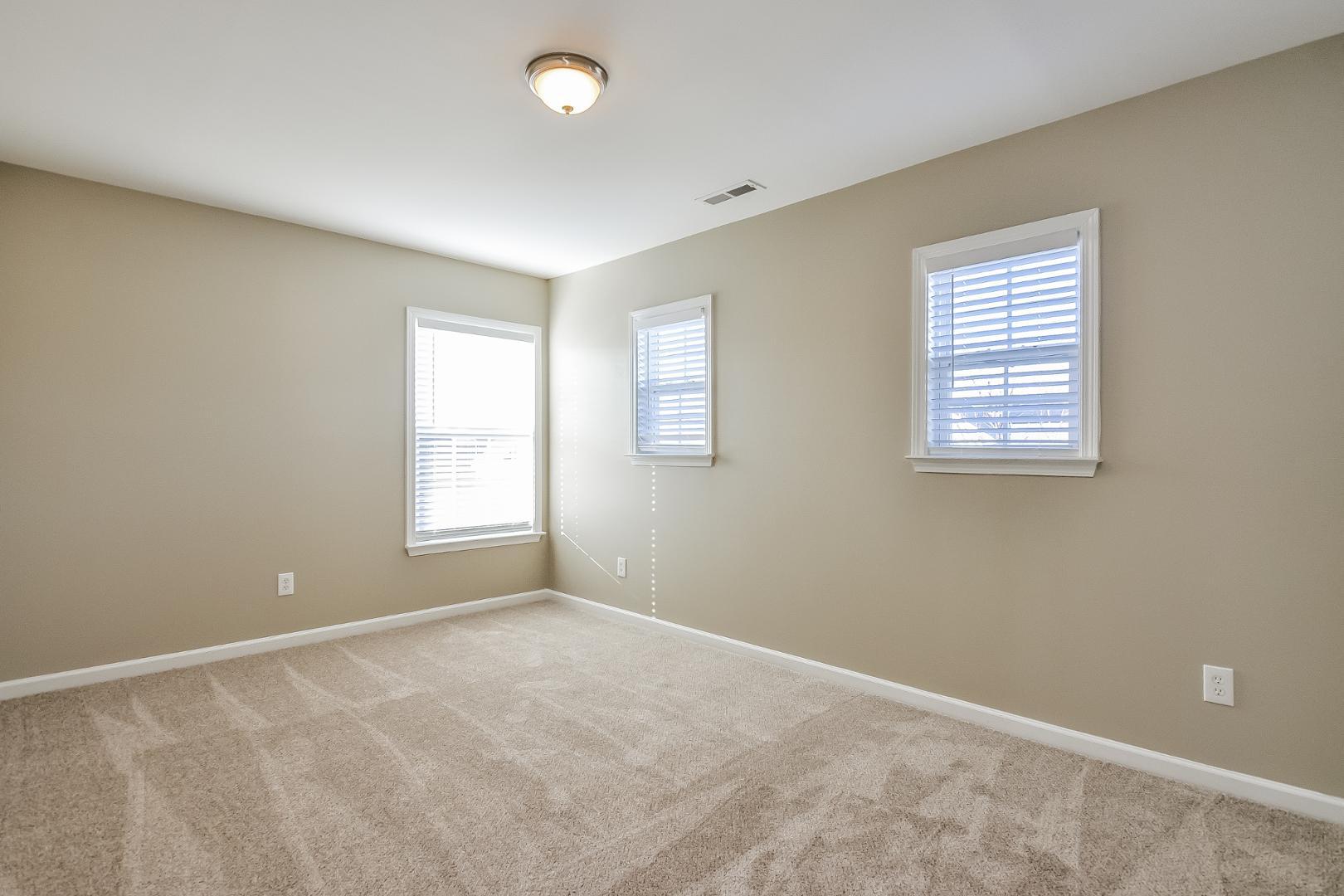 305 Edgecroft Way Property Photo 10