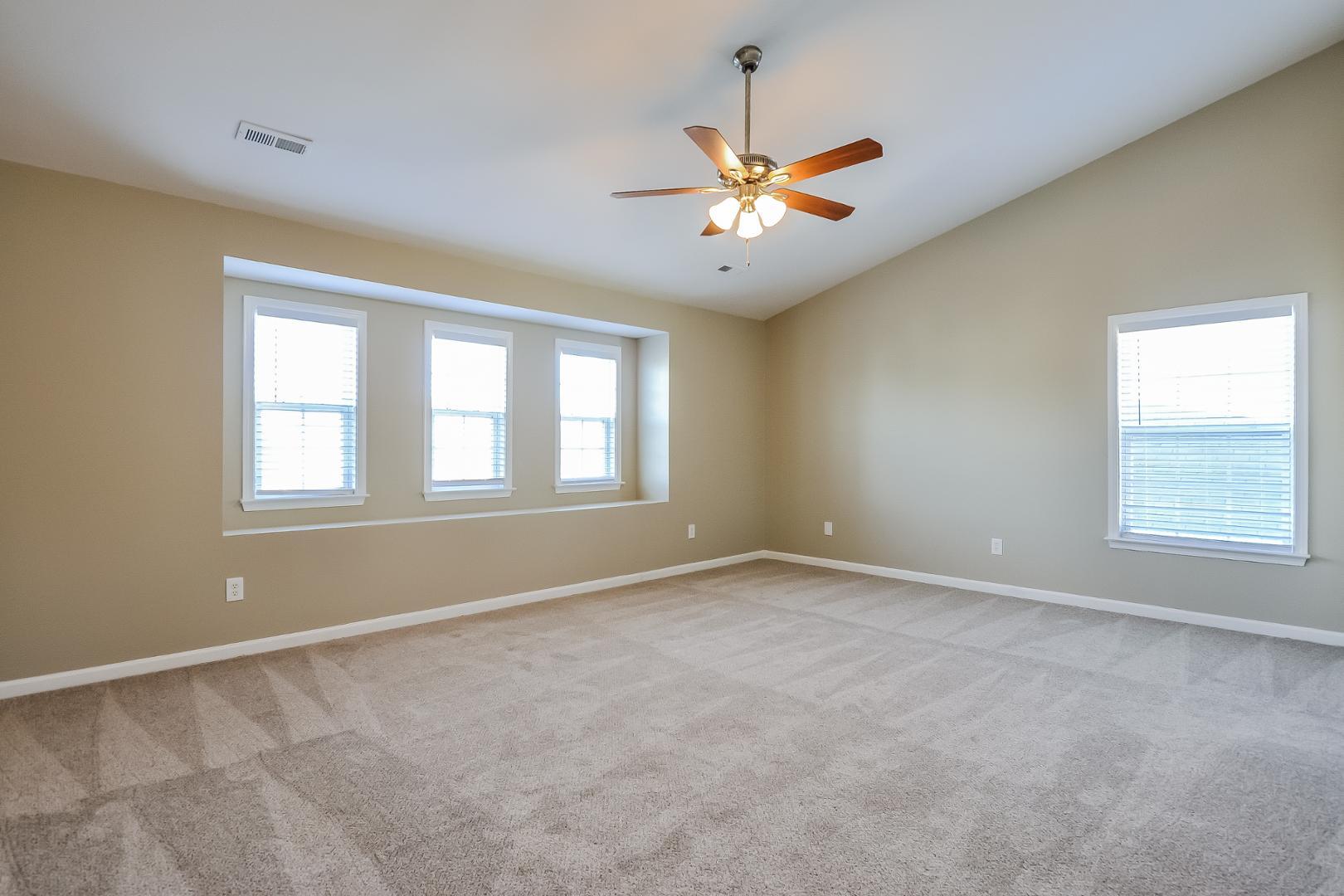 305 Edgecroft Way Property Photo 11