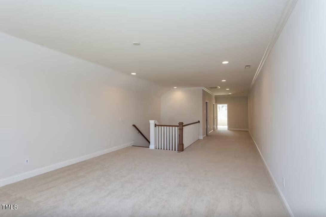 143 Traceway N Property Photo 8