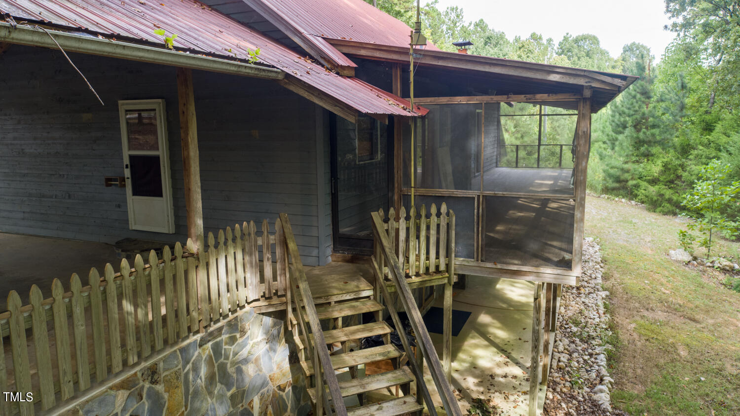 4490 Busbee Road Property Photo 5