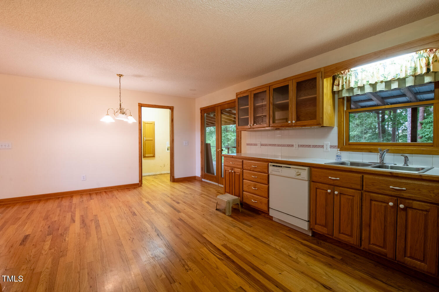 4490 Busbee Road Property Photo 13