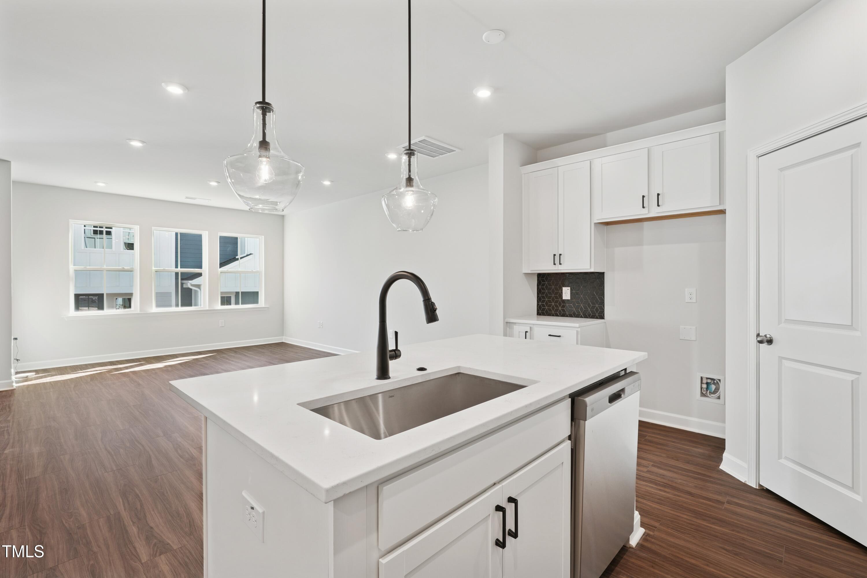 605 Hyperion Alley Property Photo 7