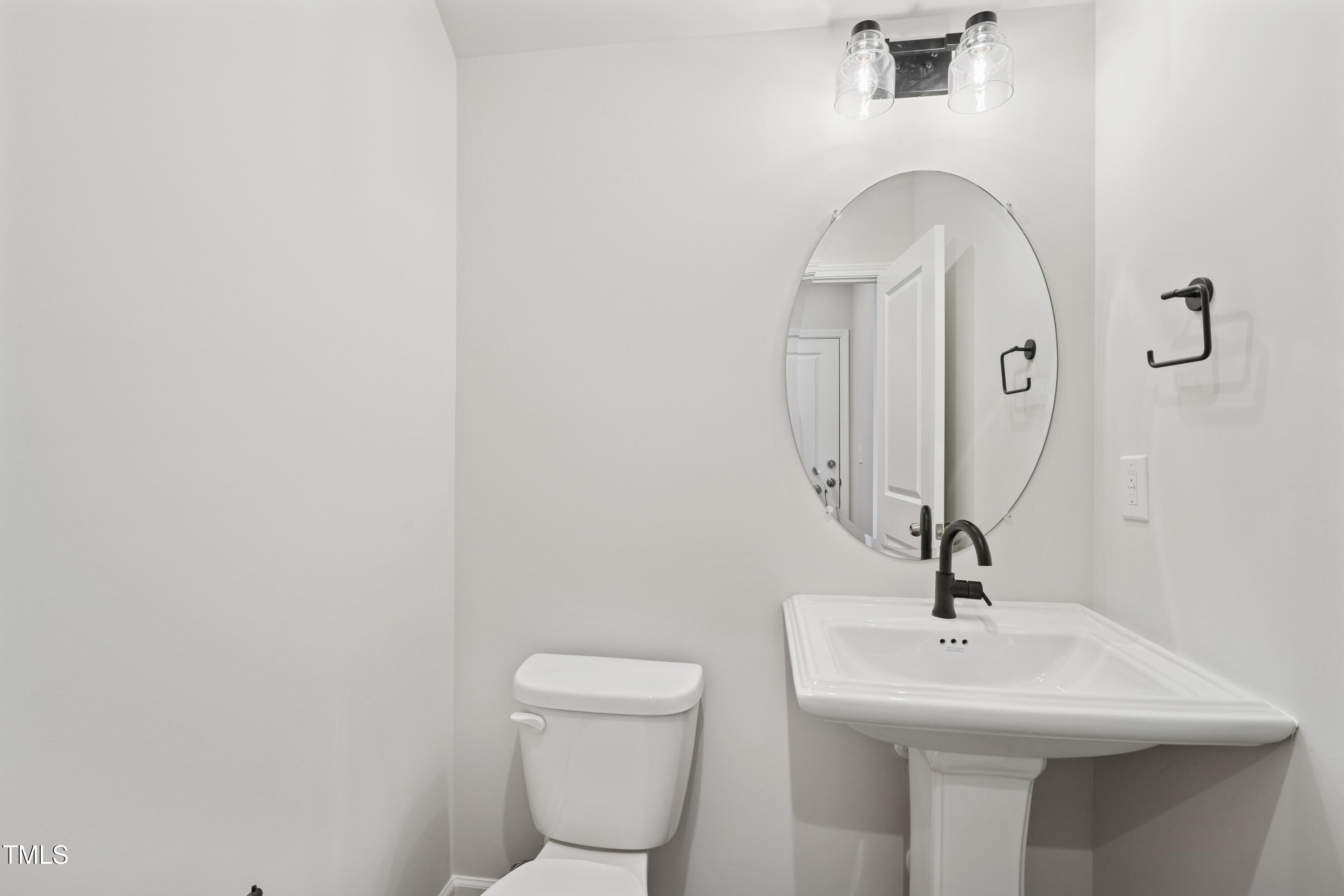 605 Hyperion Alley Property Photo 8