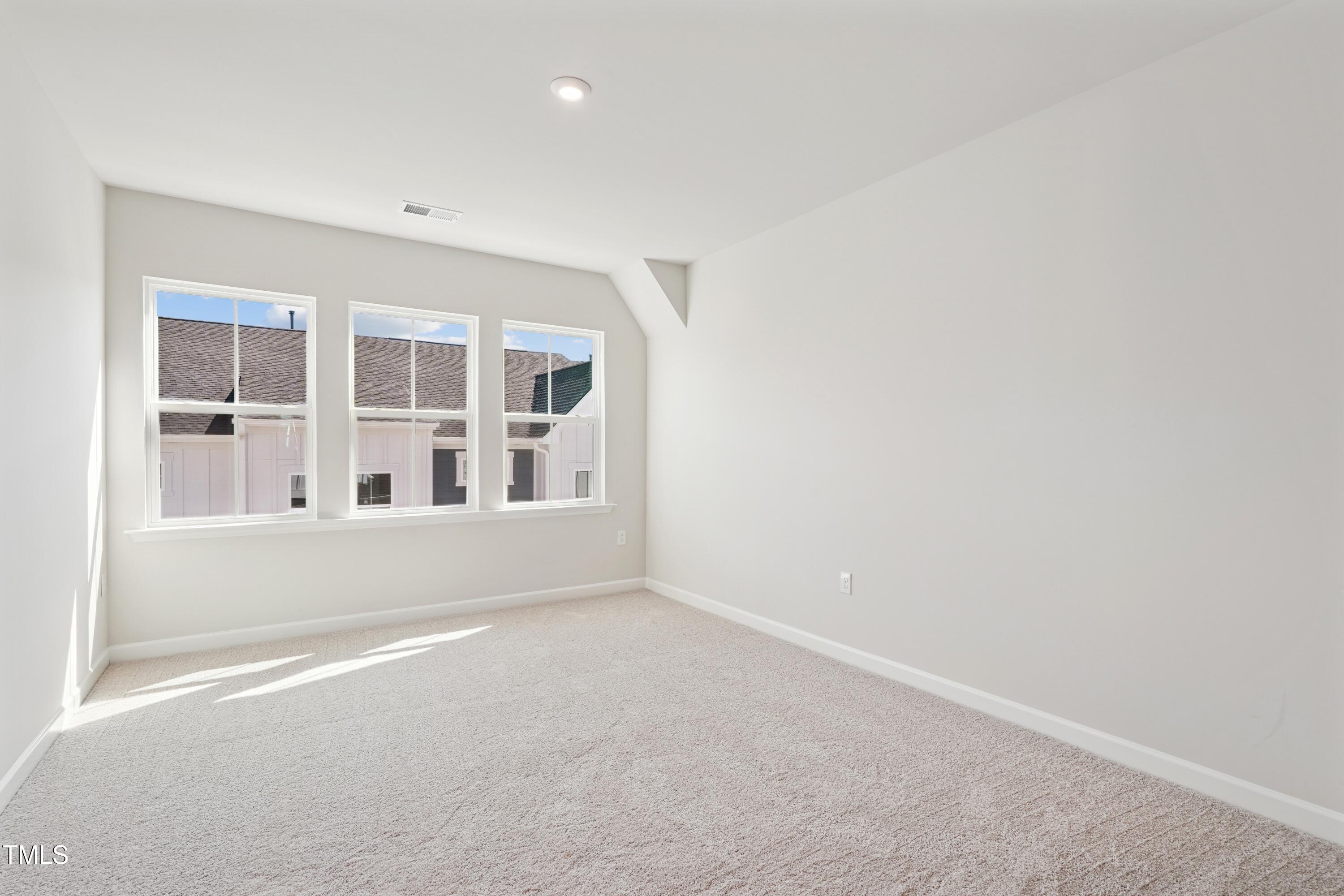 605 Hyperion Alley Property Photo 11