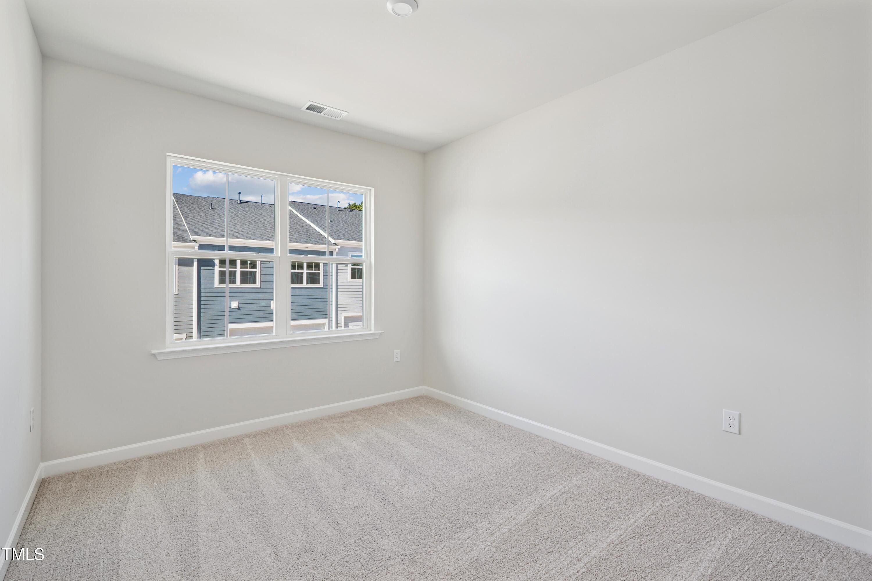 605 Hyperion Alley Property Photo 14