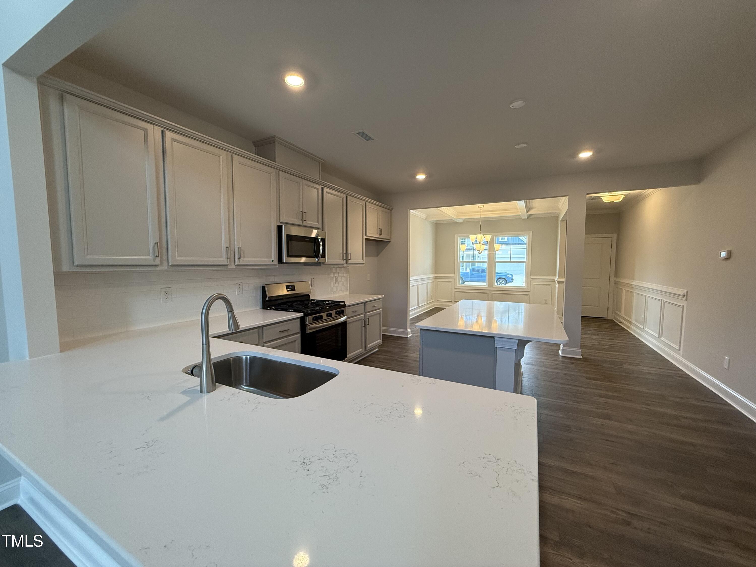 824 Putney Hill Road Property Photo 3