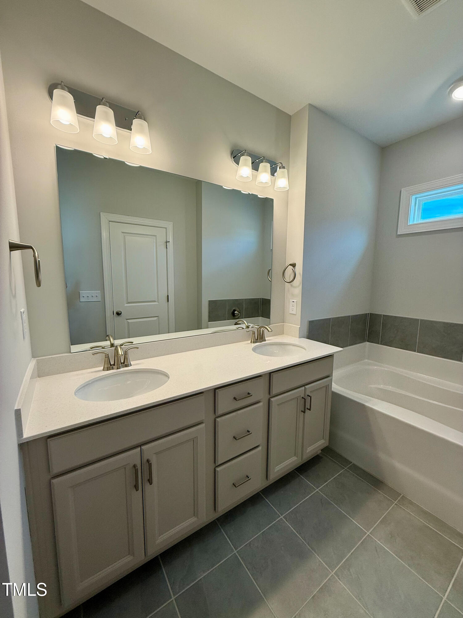 824 Putney Hill Road Property Photo 11