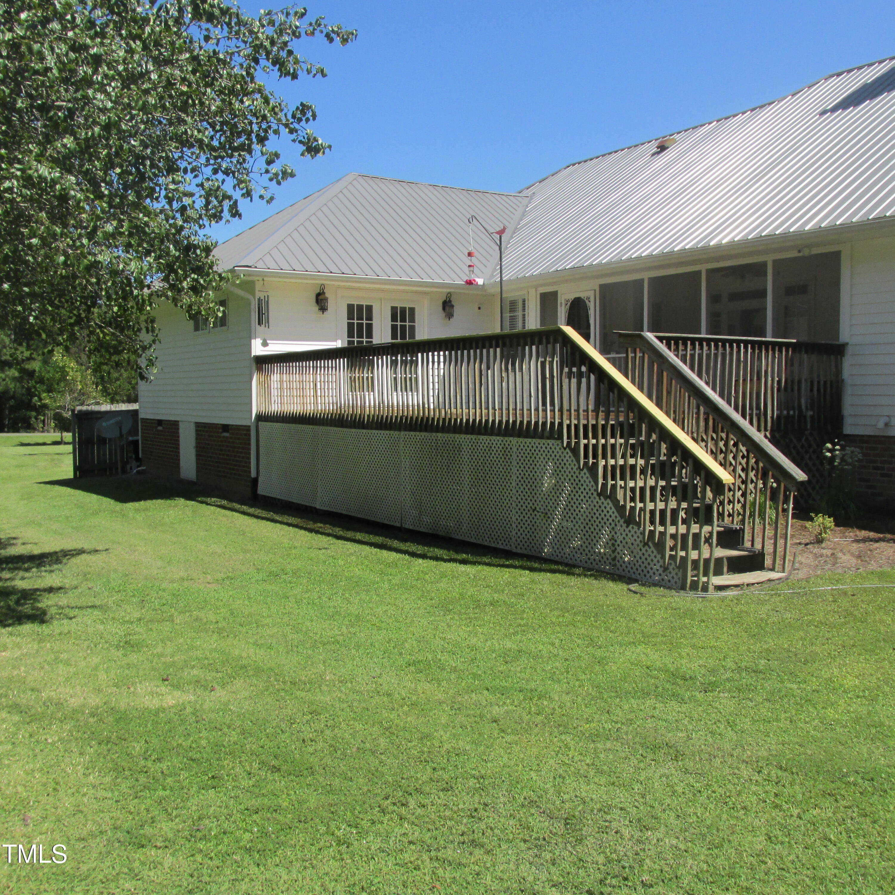 5715 Sky Lane Drive Property Photo 2