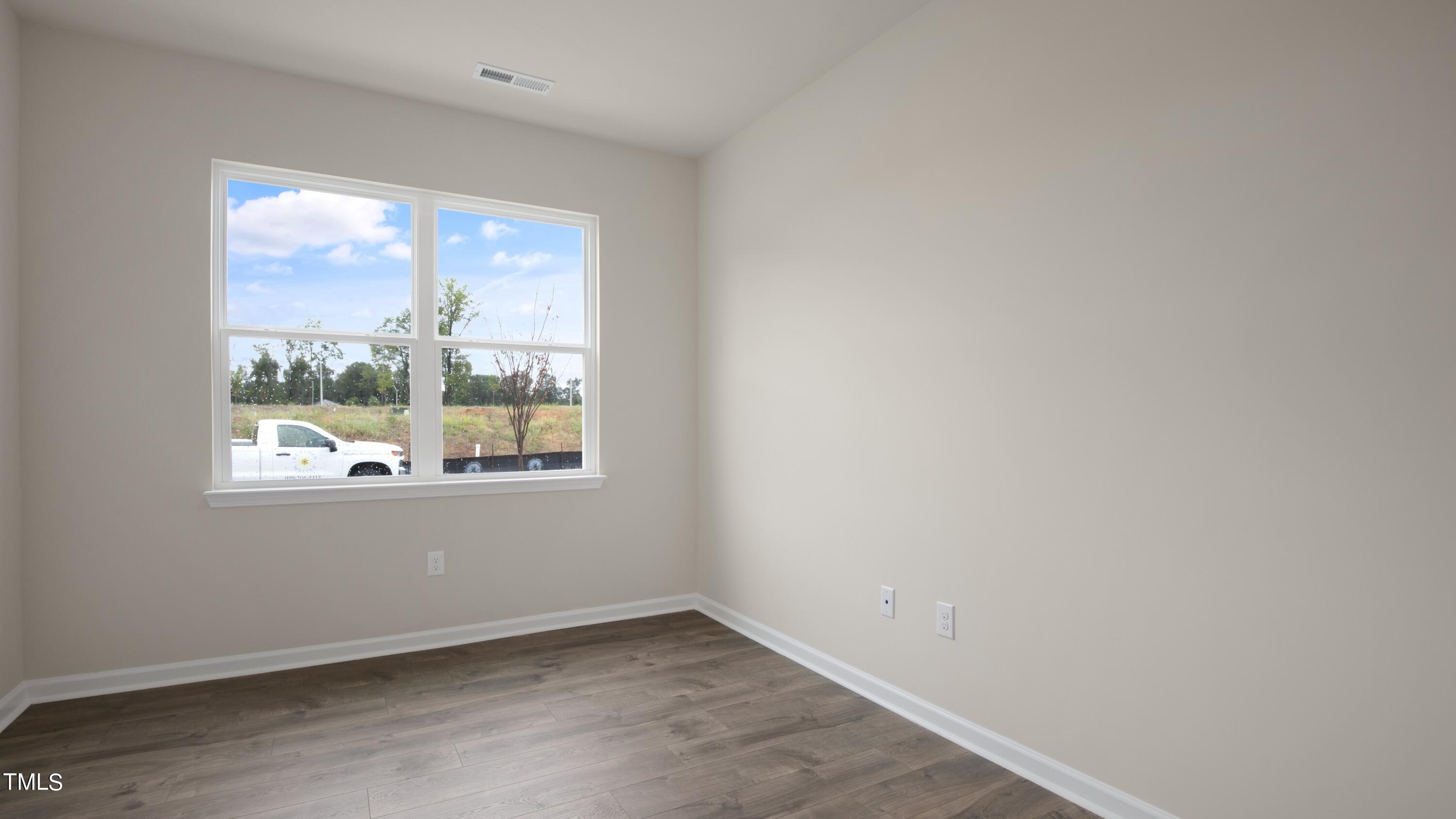1320 Jasmine View Way Property Photo 5