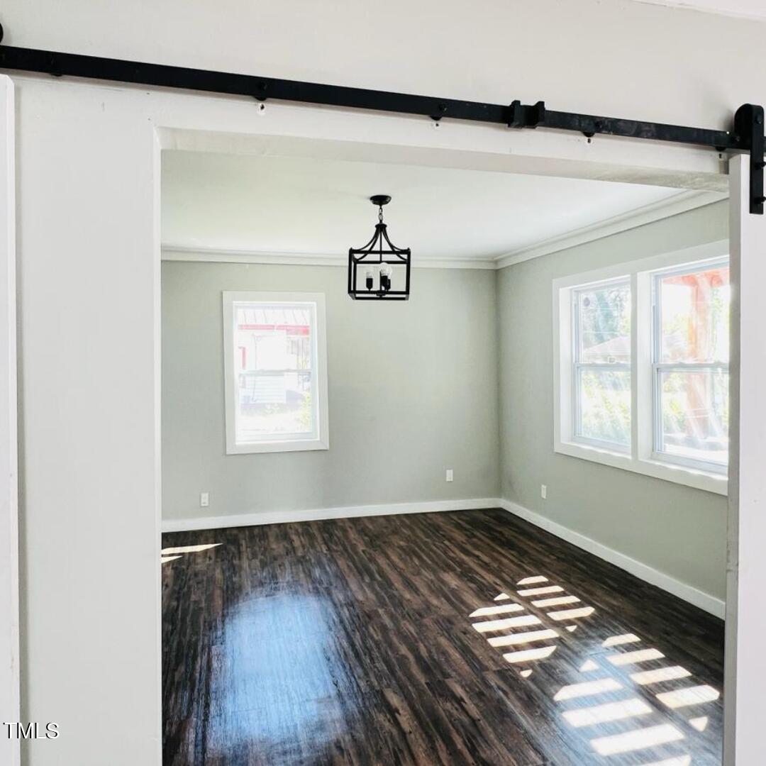 614 Henry Street Property Photo 8
