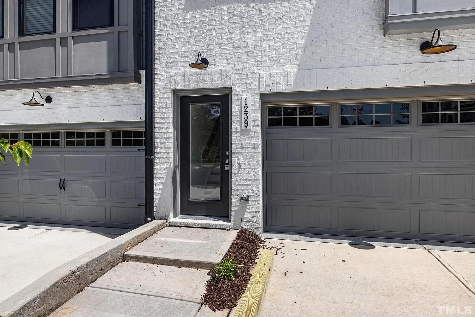 1239 Corkery Ridge Court Property Photo 2