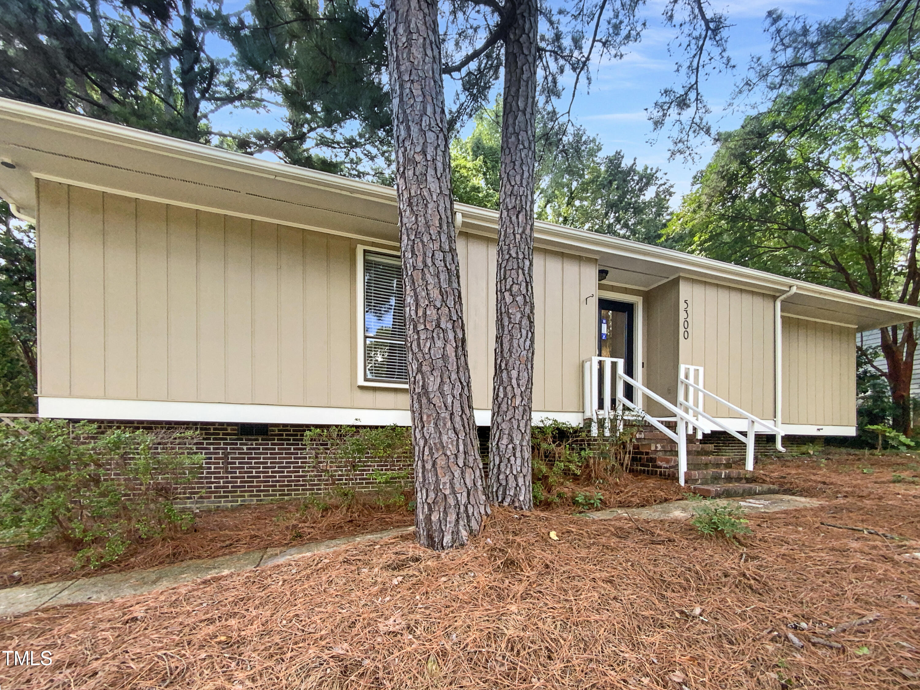 5300 Old Forge Circle Property Photo 1