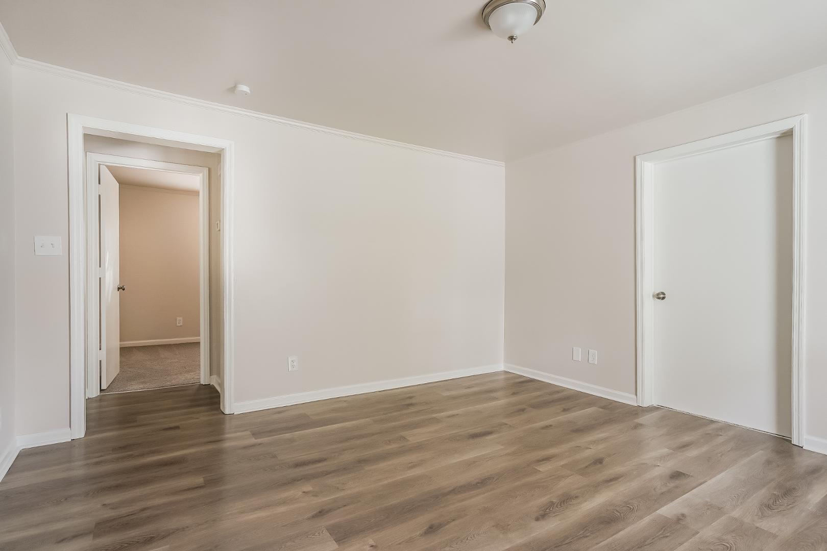 1413 Maplewood Drive Property Photo 4