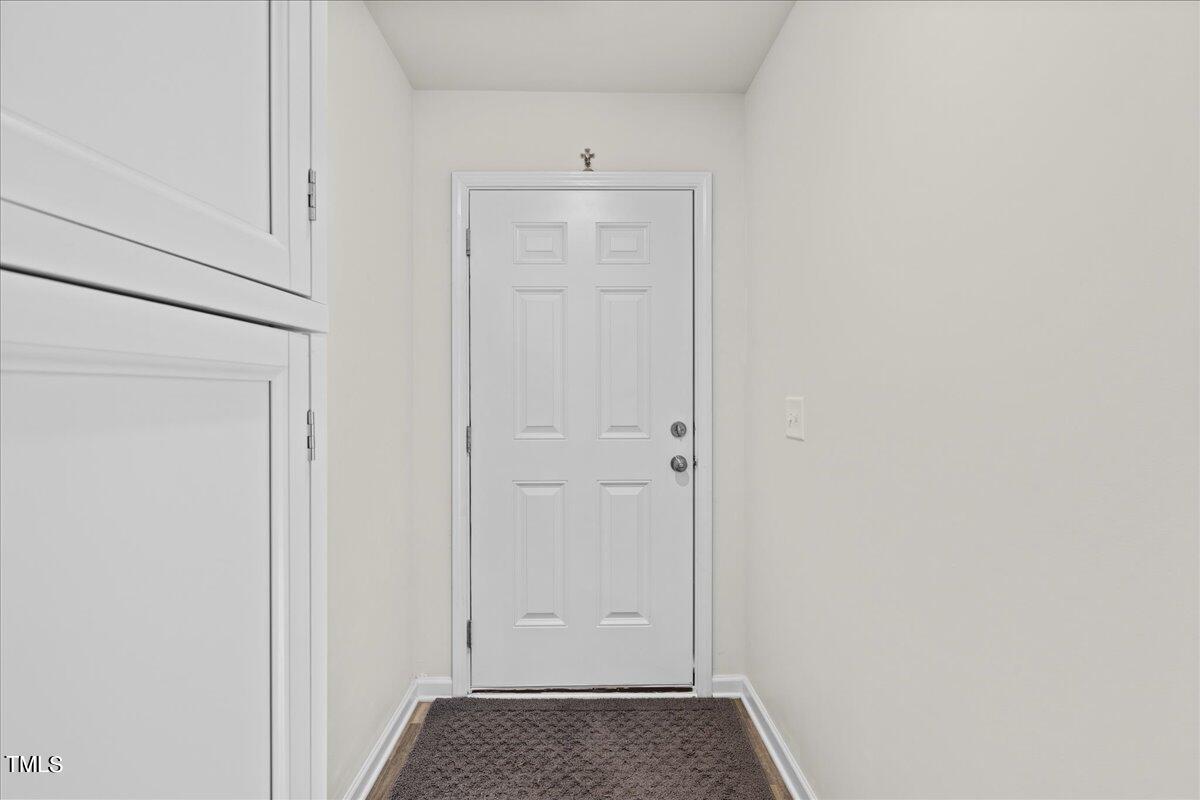 1261 Zoysia Dr Property Photo 3