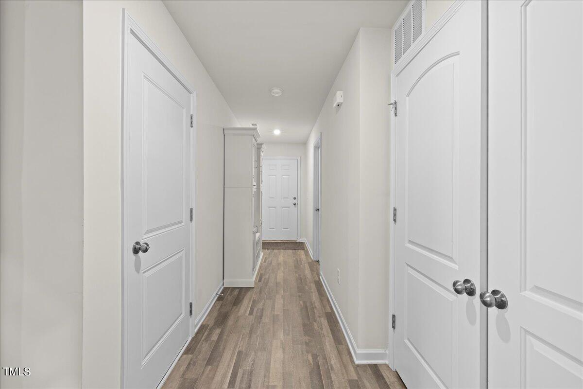 1261 Zoysia Dr Property Photo 4