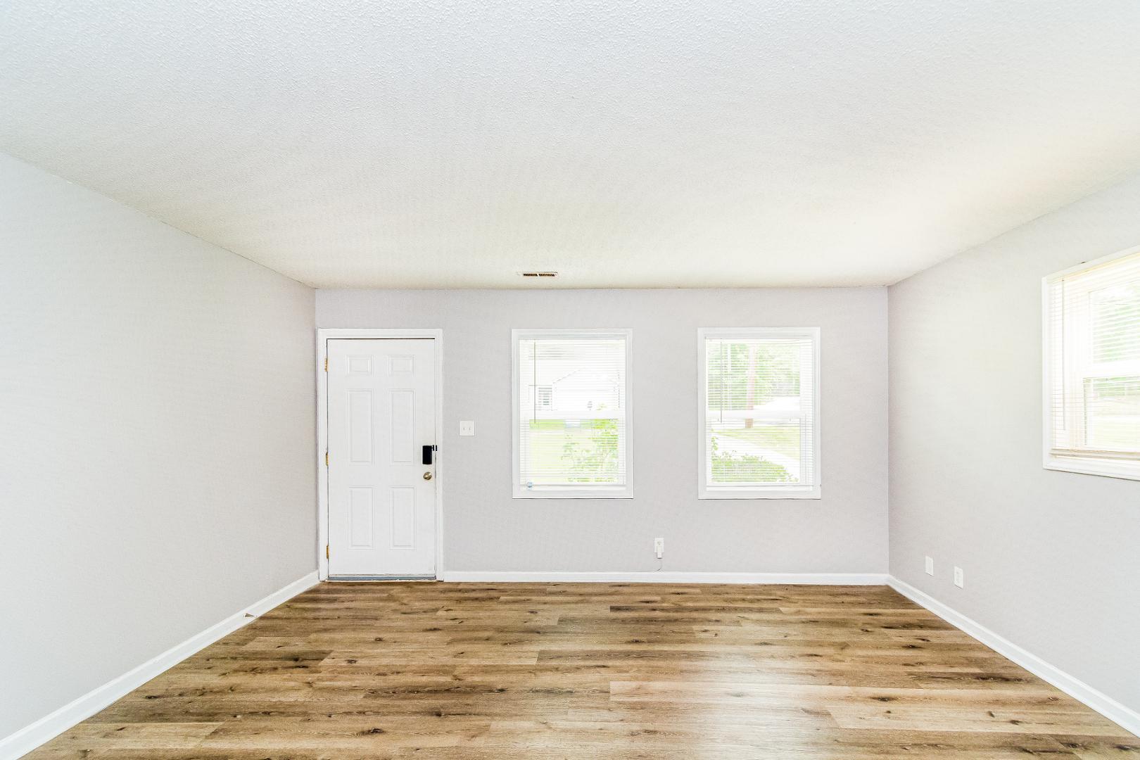 829 Berwyn Avenue Property Photo 4