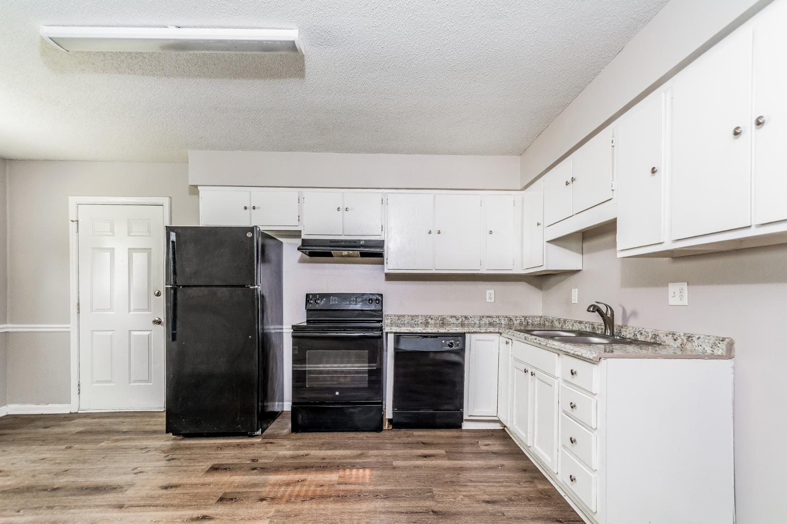 829 Berwyn Avenue Property Photo 6