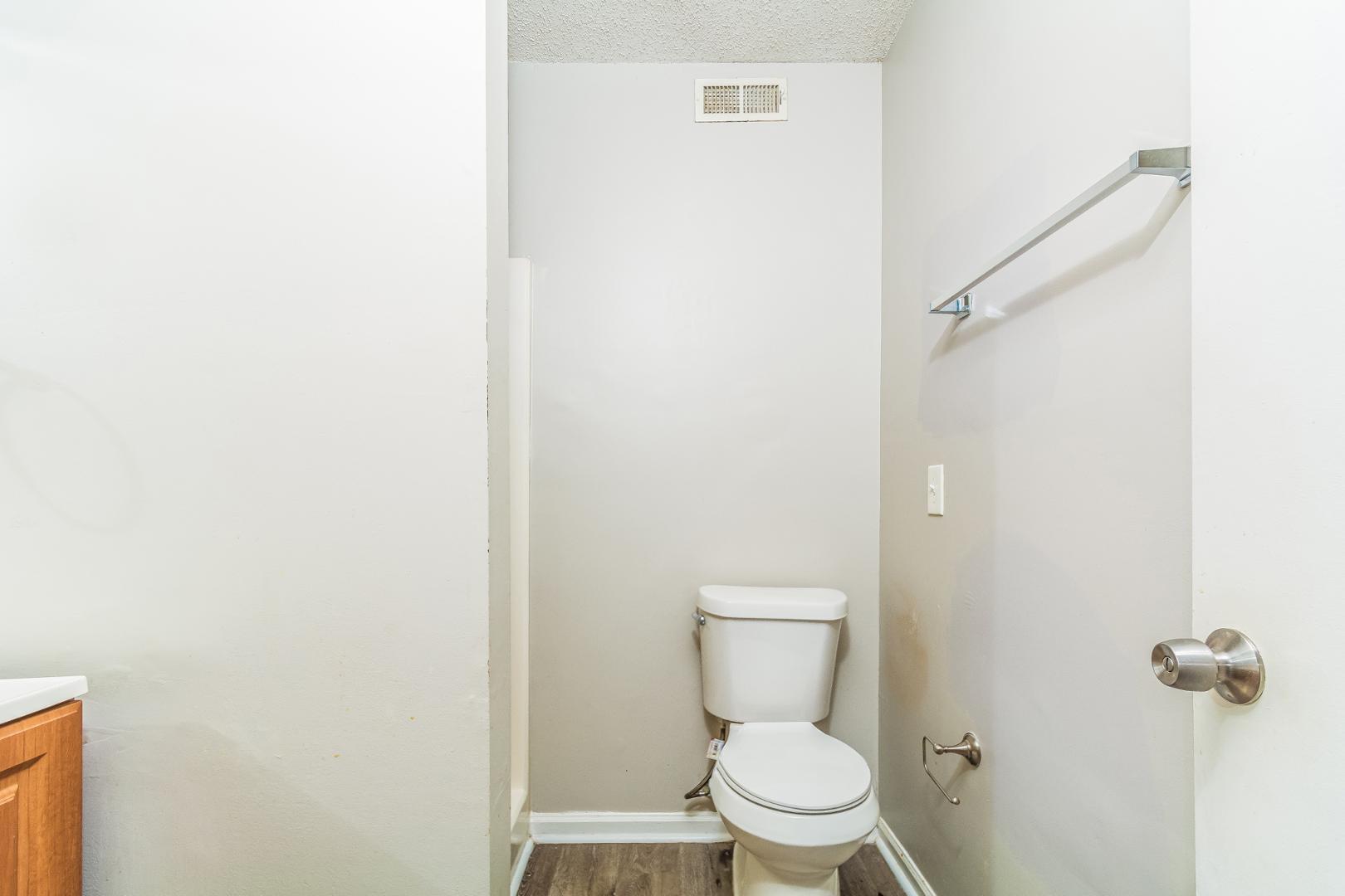 829 Berwyn Avenue Property Photo 10
