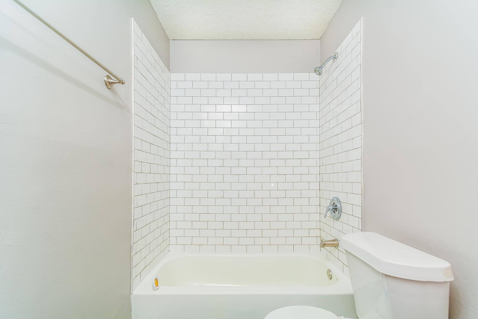 829 Berwyn Avenue Property Photo 14