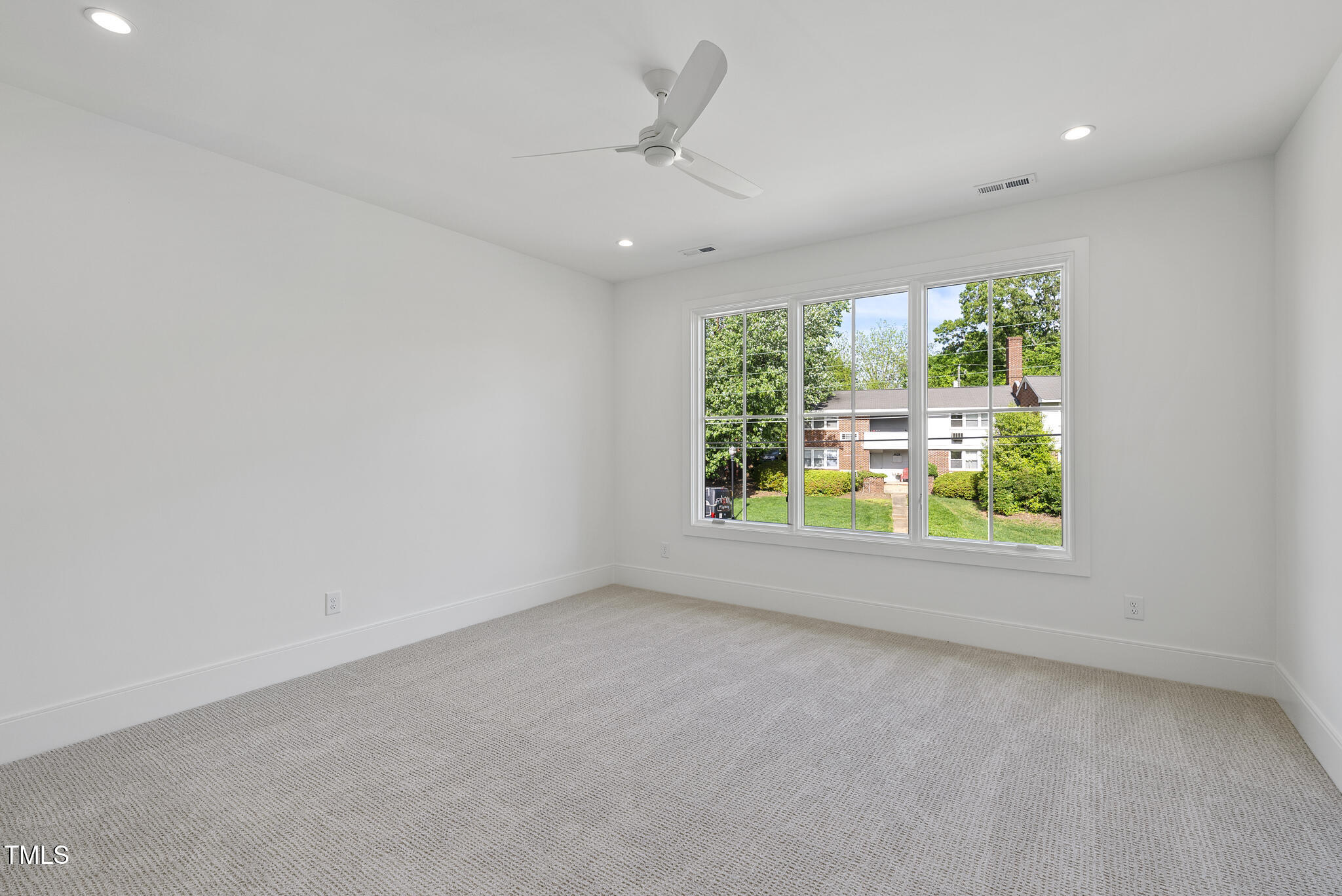 712 Daniels Street Property Photo 40