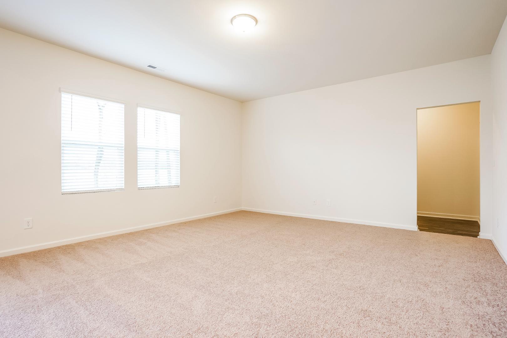 704 Kenyon Spring Drive Property Photo 4