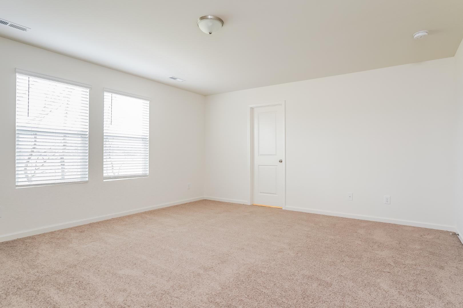 704 Kenyon Spring Drive Property Photo 9