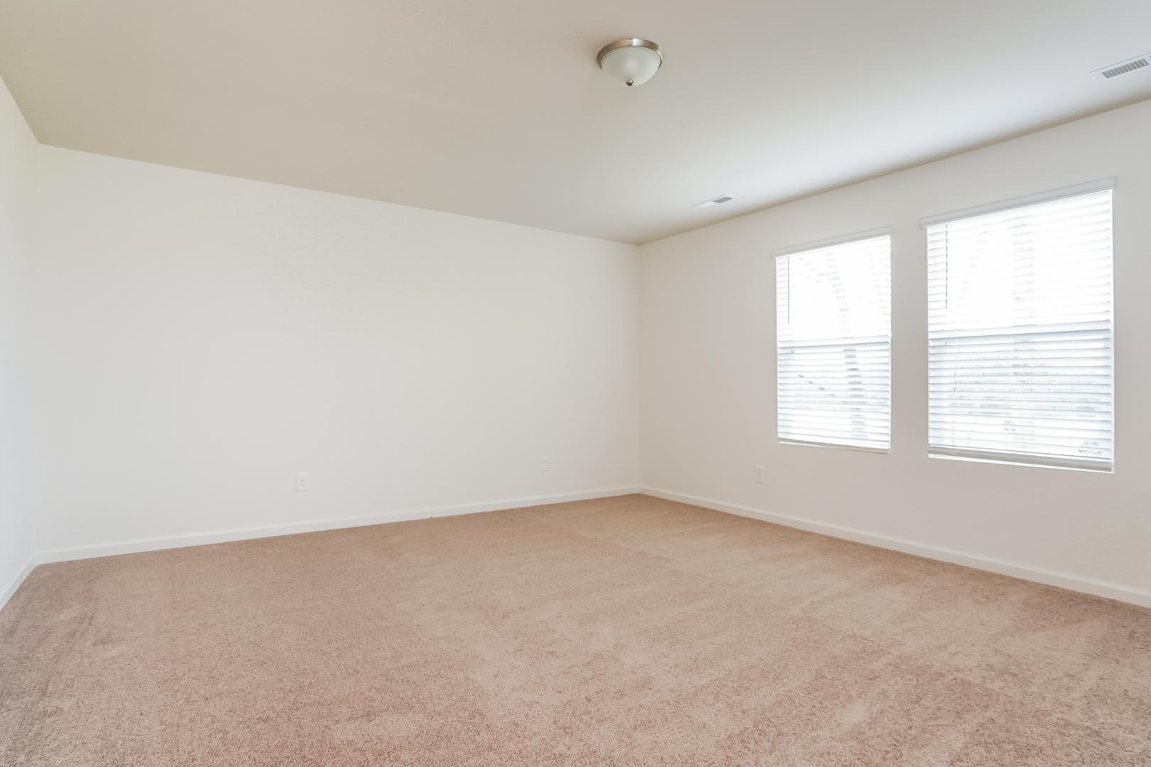 704 Kenyon Spring Drive Property Photo 10