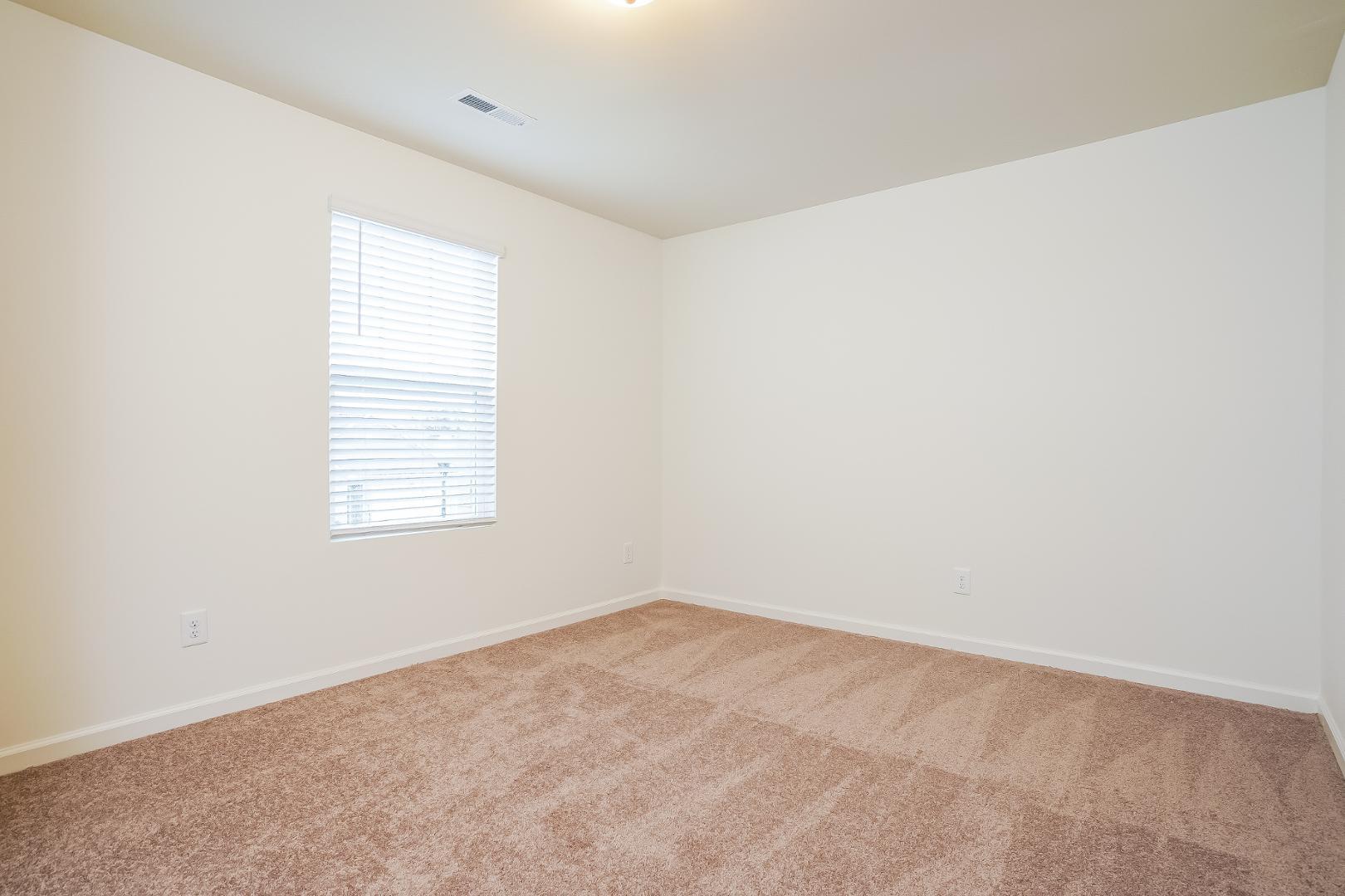 704 Kenyon Spring Drive Property Photo 12