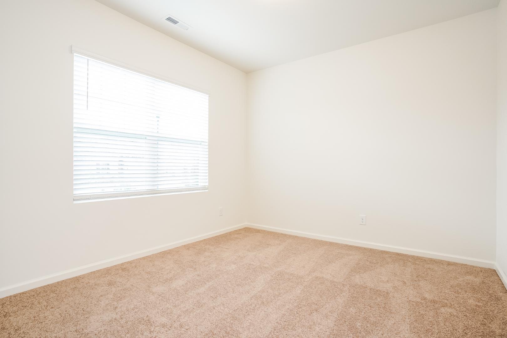 704 Kenyon Spring Drive Property Photo 15