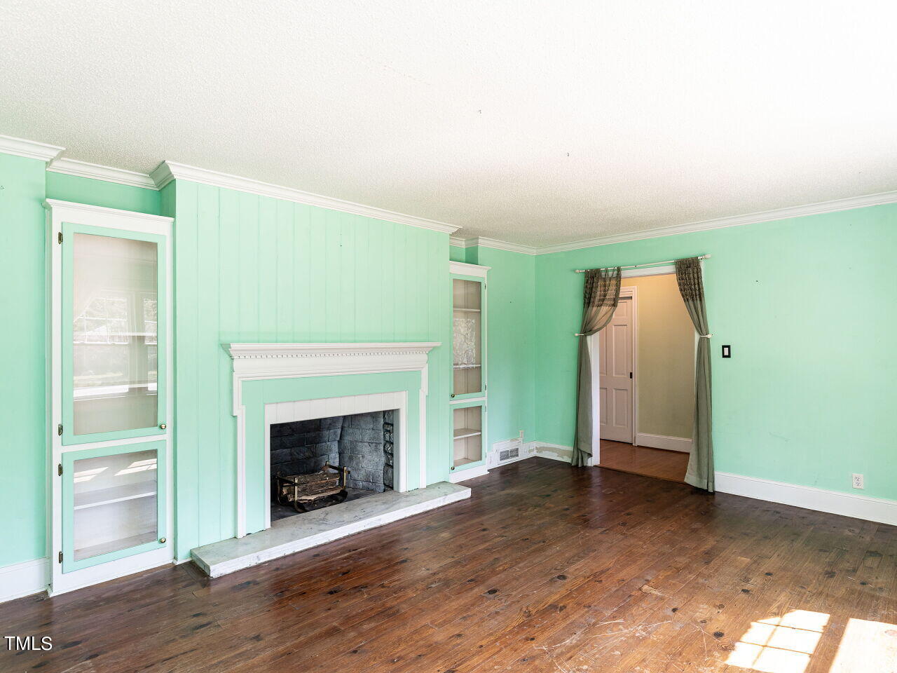 110 W Parker Street Property Photo 6
