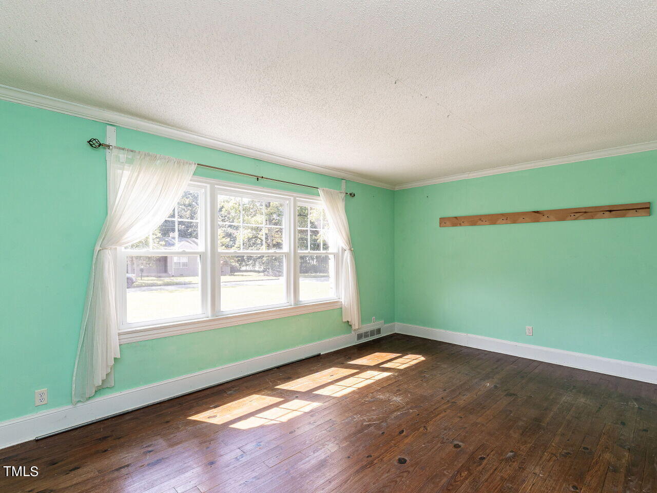 110 W Parker Street Property Photo 7